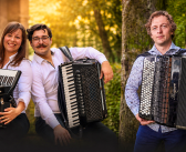 »Večeri v atriju«: Harmonikarski trio – Suzana Hrast, Dejan Kušer in Miha Plevčak
