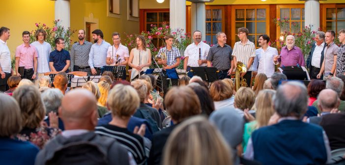 Večer v atriju: “Župljani župljanom”